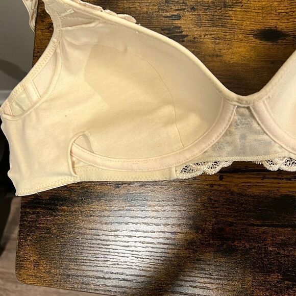 NWOT. ABC cream T-shirt bra 40 AA - Picture 9 of 16